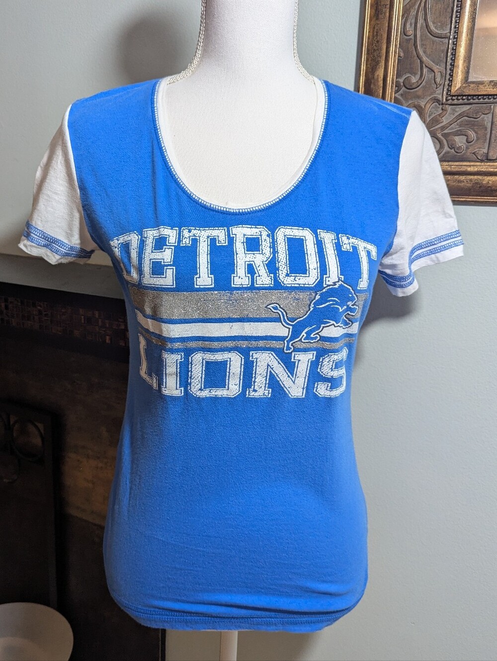 Y2K Detroit Lions Football NFL Womens Medium Short Sleeve T-Shirt Silver Glitter